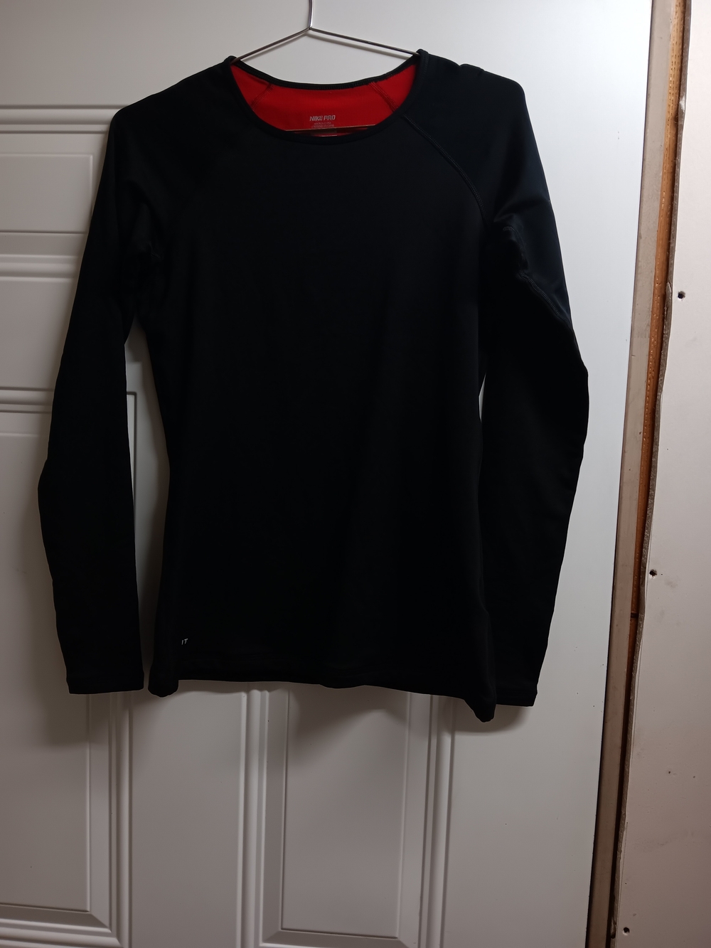 Nike Women’s Black Crewneck Red Lined Performace Top